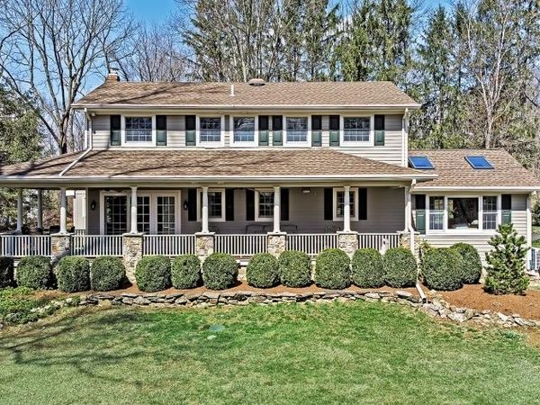 3 Overlook Ter, Chester, NJ 07930
