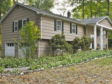 42 Melrose Dr, Chester, NJ 07930