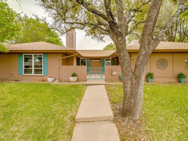5011 Ledgestone Drive, Fort Worth, TX 76132
