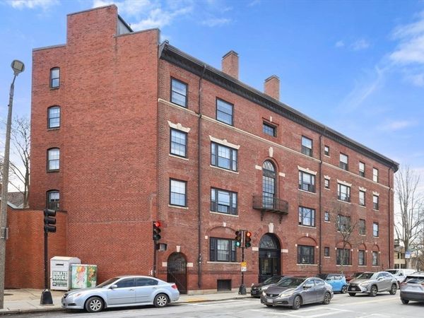 754 Centre Street, Unit 9, Boston, MA 02130