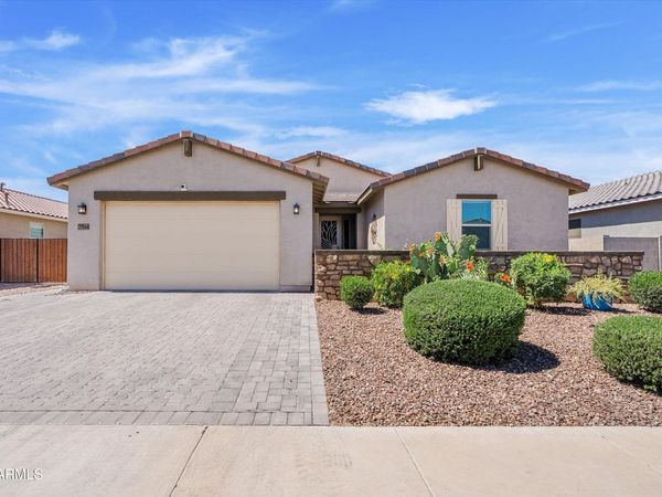37046 N ANDRAVIDA Drive, San Tan Valley, AZ 85140