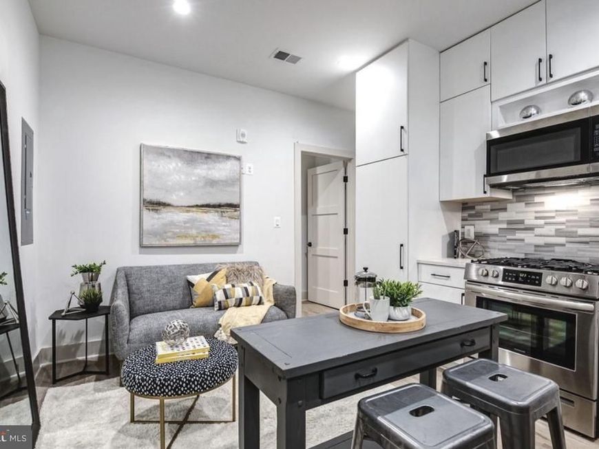 256 15th Street Se, Unit 3, Washington, DC 20003 Main Photo