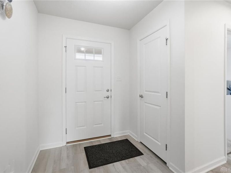 6033 Boxelder Drive, Tipp City, OH 45371 Photo 4