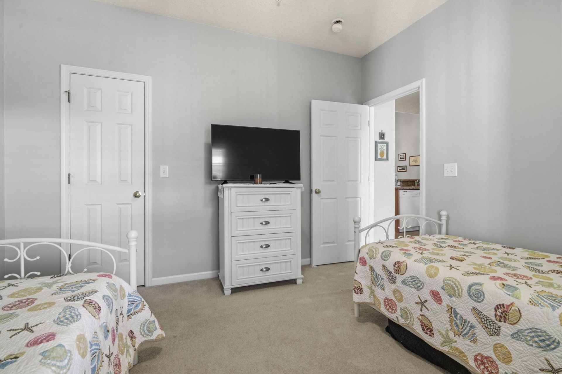 5864 Longwood Dr. Photo 18