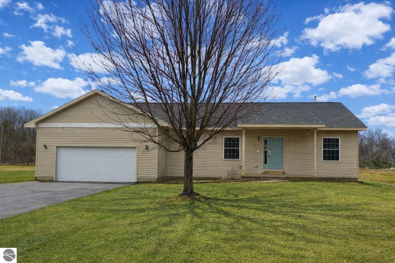 9305 Kingsfield Drive, Kingsley, MI 49649 Main Photo