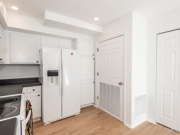 1010 Thoreau Court , Unit 301, St Louis, MO 63146