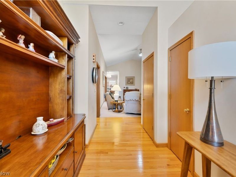 101 Pin Oak Place, Campbell, OH 44405 Photo 3