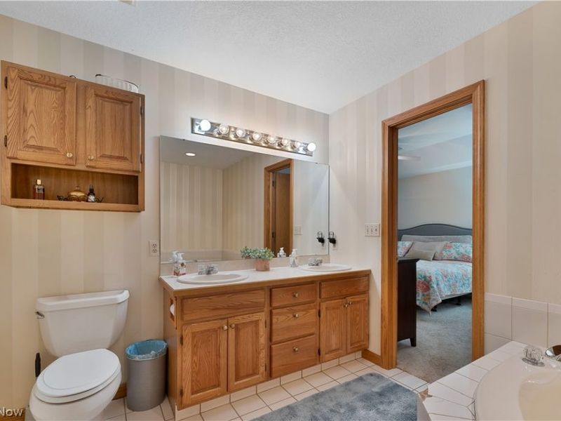 101 Pin Oak Place, Campbell, OH 44405 Photo 32