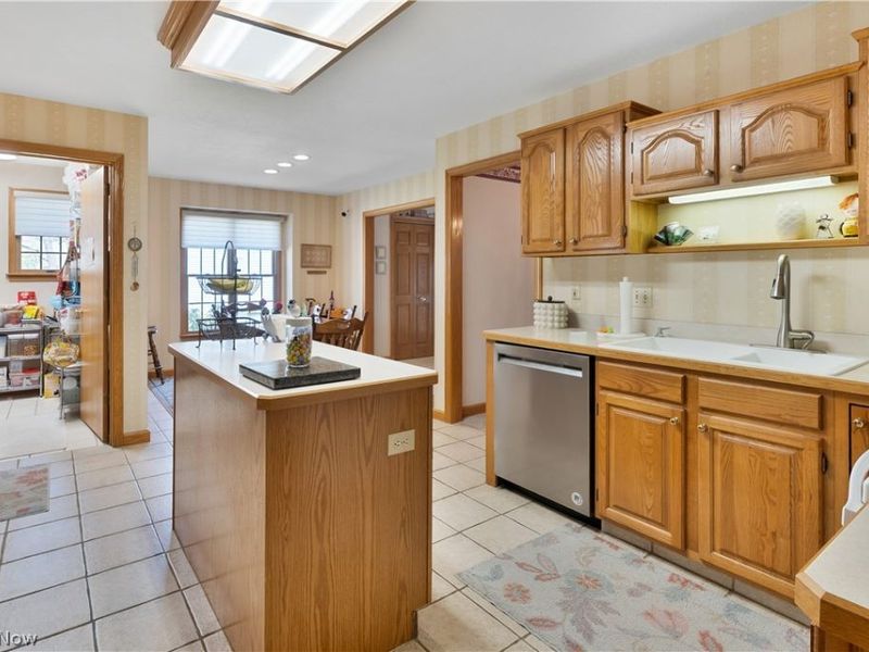 101 Pin Oak Place, Campbell, OH 44405 Photo 6