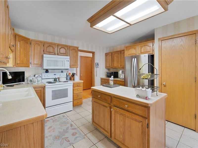 101 Pin Oak Place, Campbell, OH 44405 Photo 7