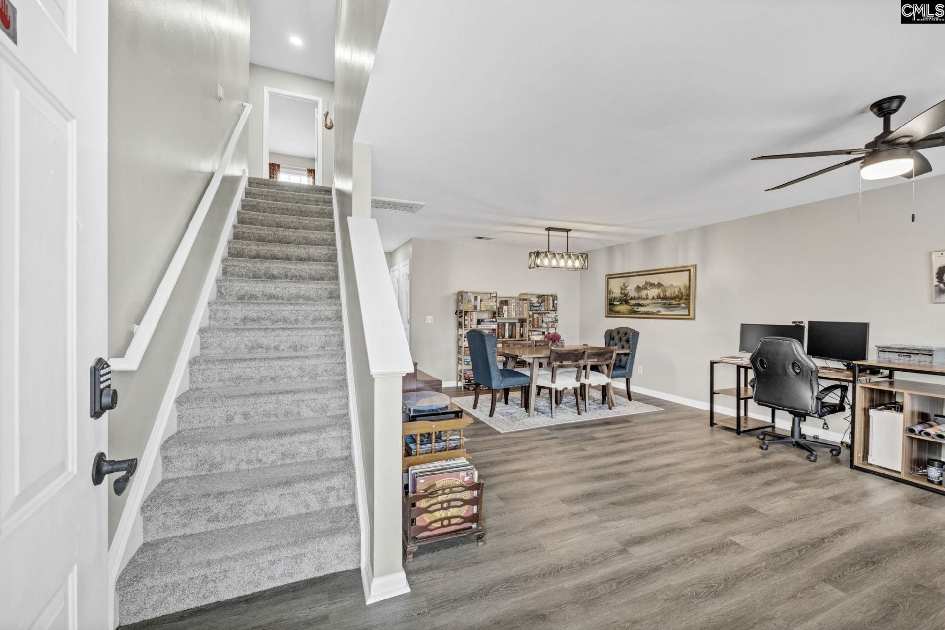 727 Applegate Lane  Photo 5