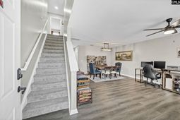 727 Applegate Lane  photo 4