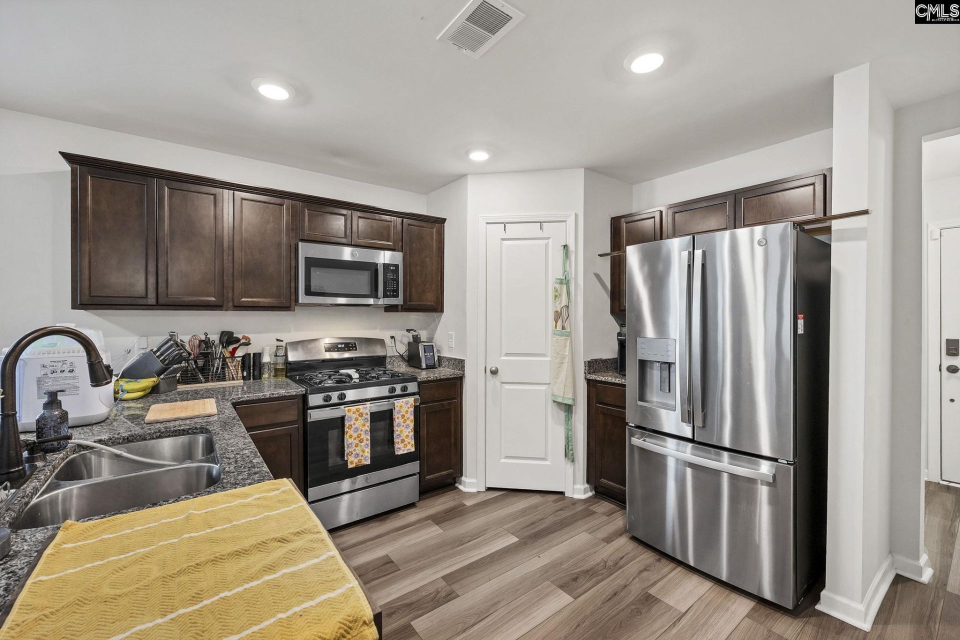 672 Wooster Drive  Photo 10