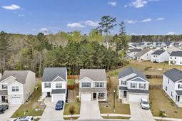 672 Wooster Drive  photo 4