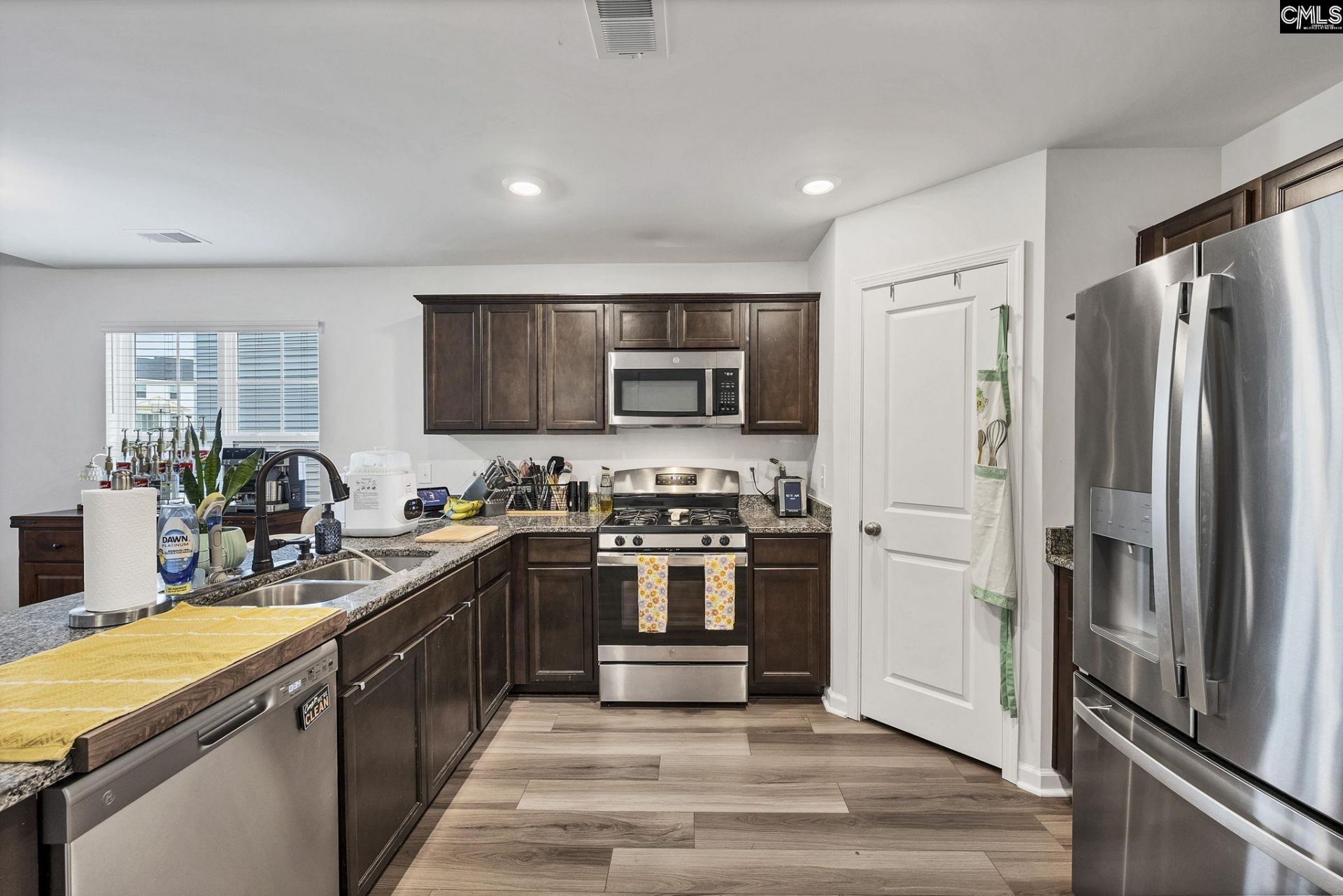 672 Wooster Drive  Photo 7