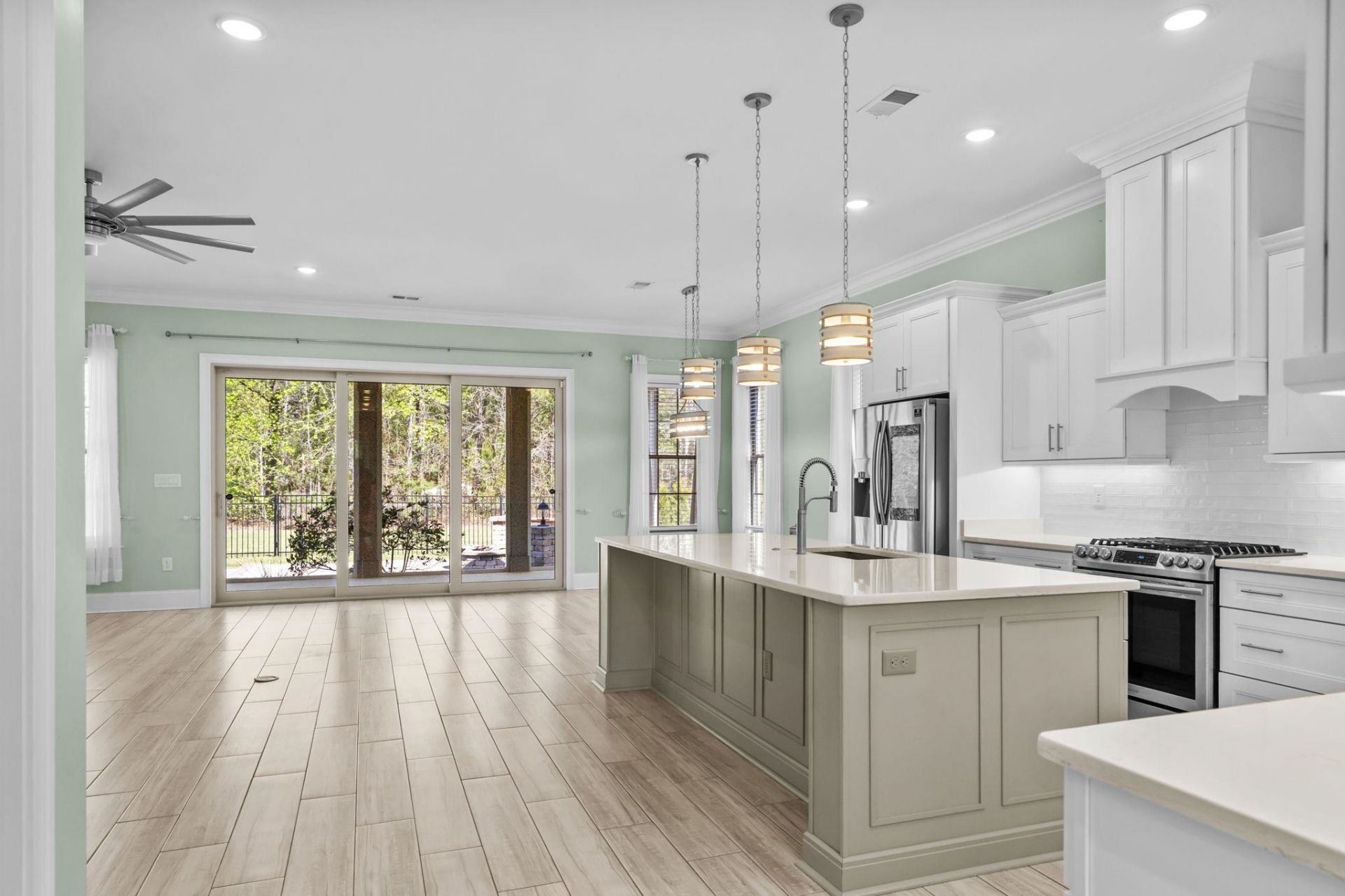 1119 East Isle Of Palms Ave. Photo 10