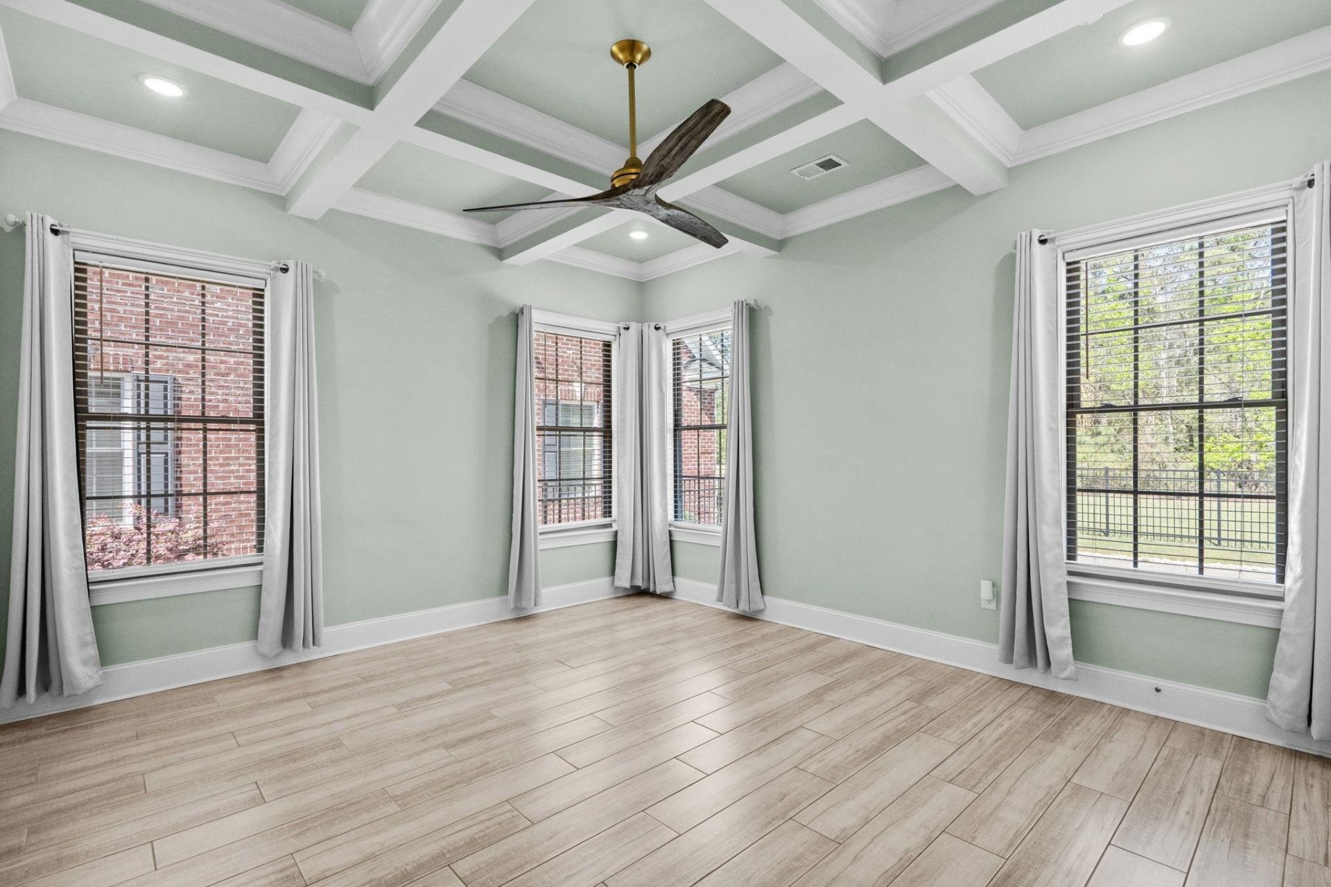 1119 East Isle Of Palms Ave. Photo 32