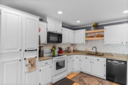 7420 Springside Dr. photo 4