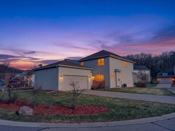 8903 White Coral Way, Middleton, WI 53562