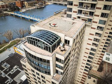 112 Campau Circle NW, Grand Rapids, MI 49503