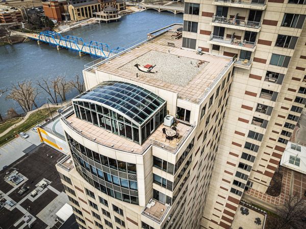 112 Campau Circle NW, Grand Rapids, MI 49503