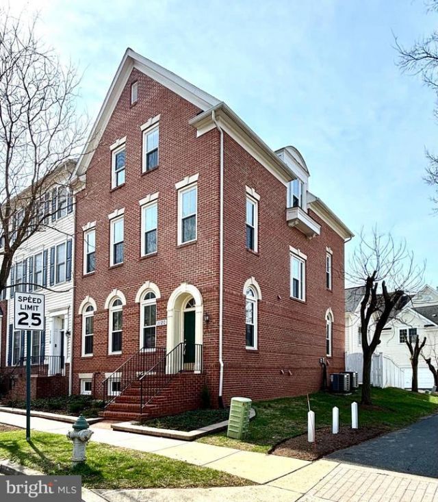 CRESTFIELD DRIVE , ROCKVILLE, MD 20850