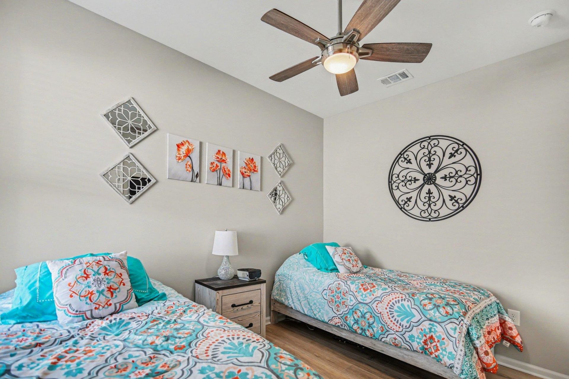 5020 Vinesia Dr. Photo 20