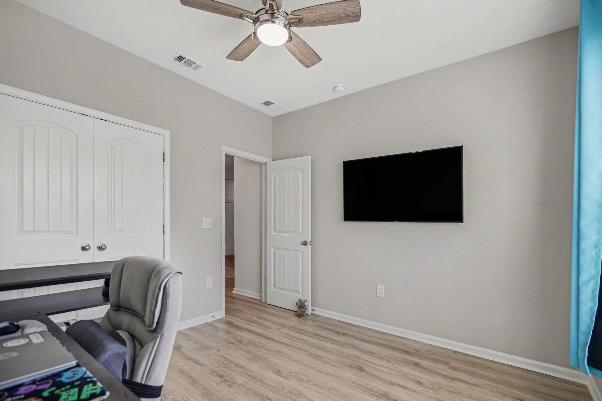 5020 Vinesia Dr. Photo 22