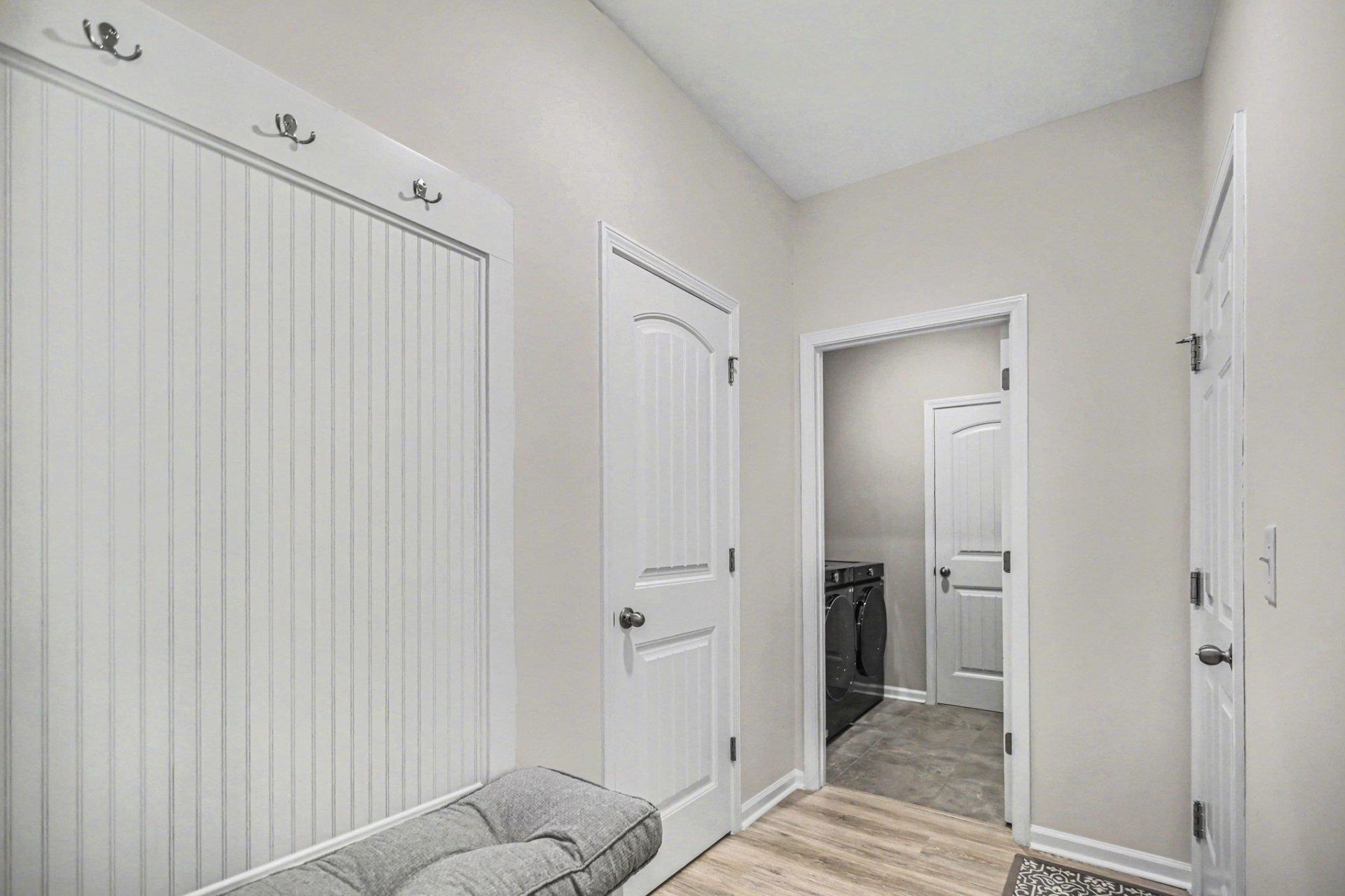 5020 Vinesia Dr. Photo 24