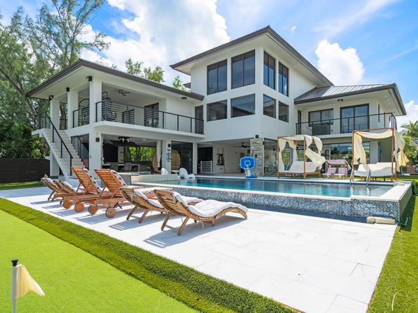 32 N Bounty Lane, KEY LARGO, FL 33037