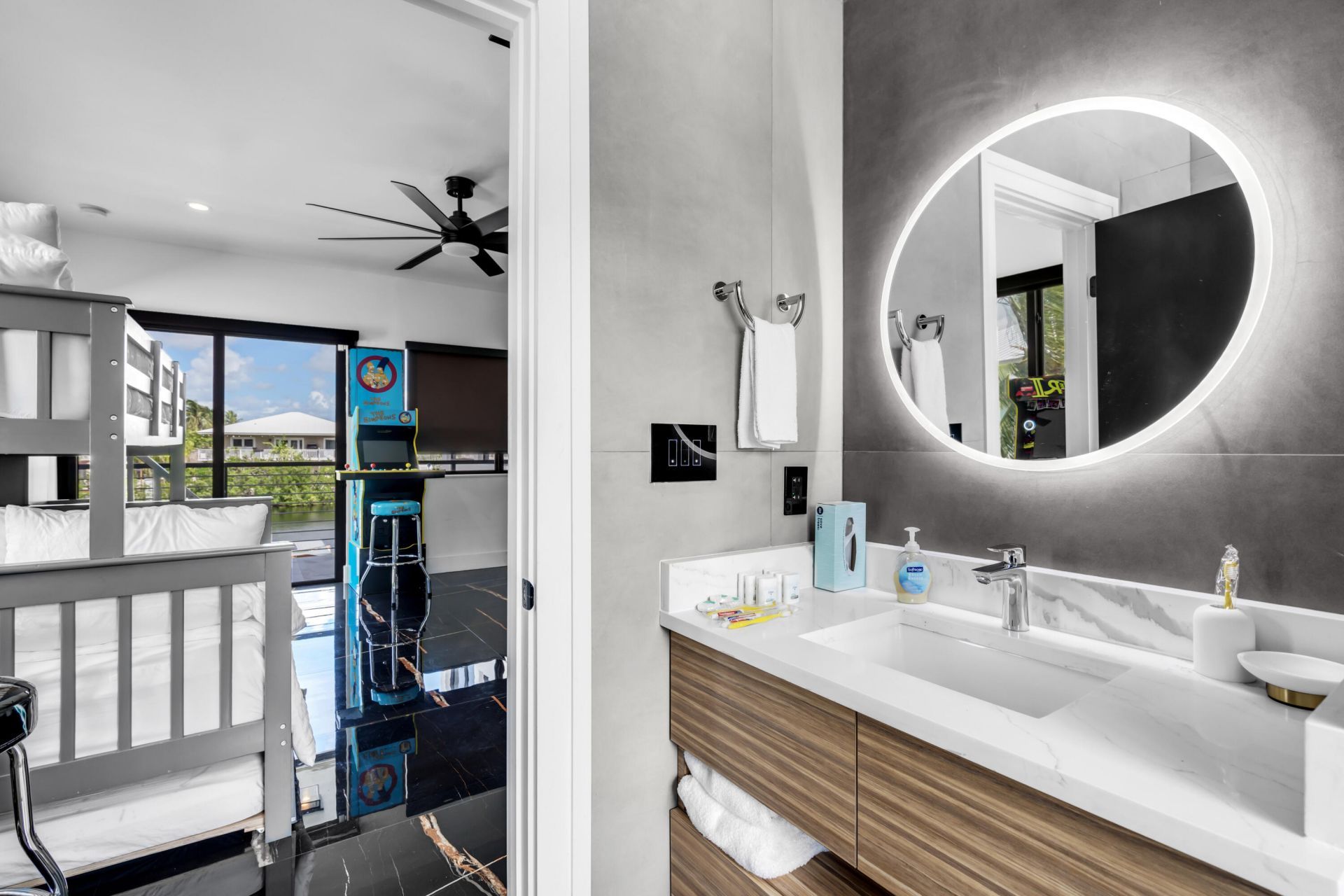 32 N Bounty Lane, Key Largo, FL 33037 Photo