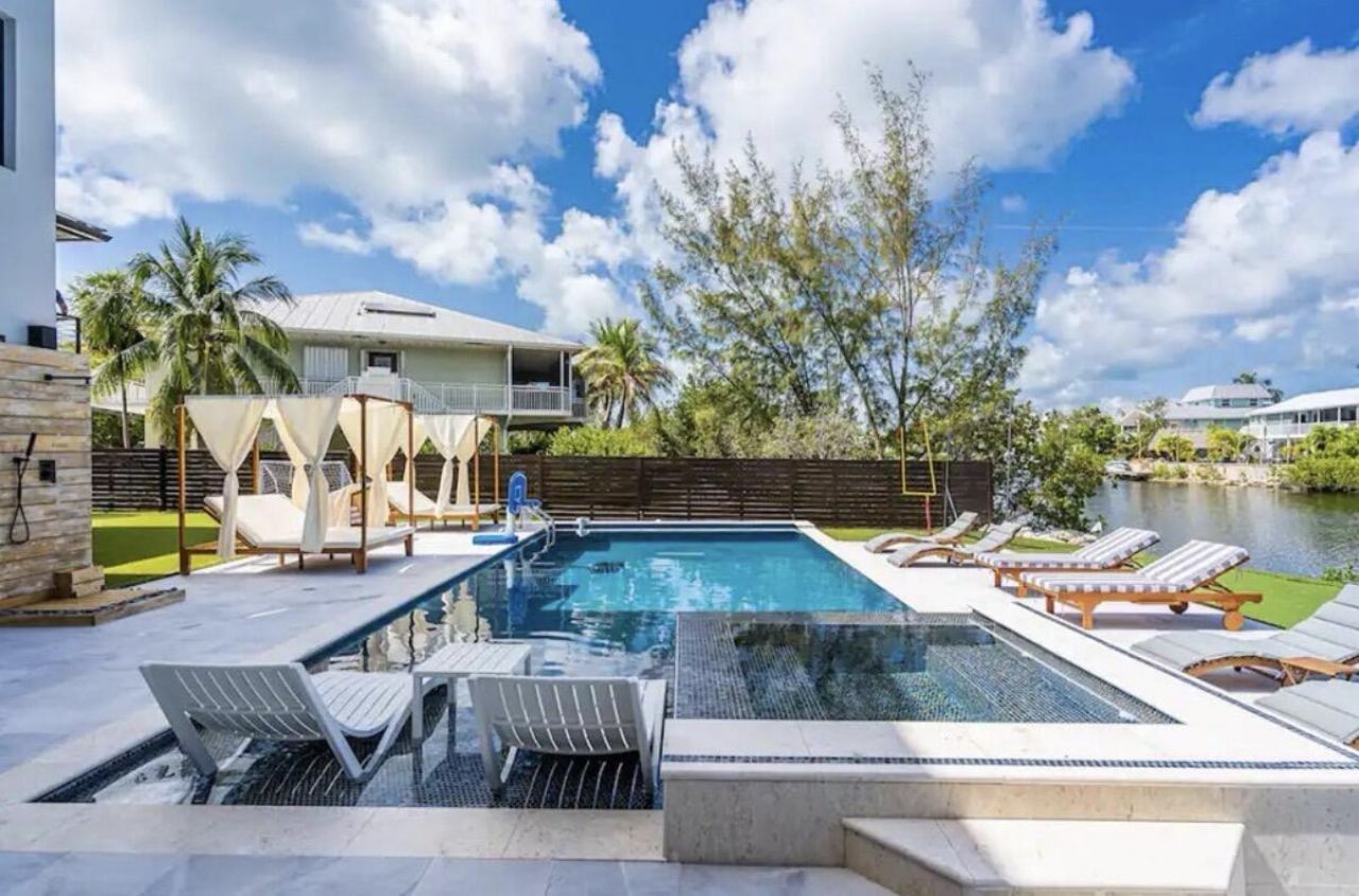 32 N Bounty Lane, Key Largo, FL 33037 Photo