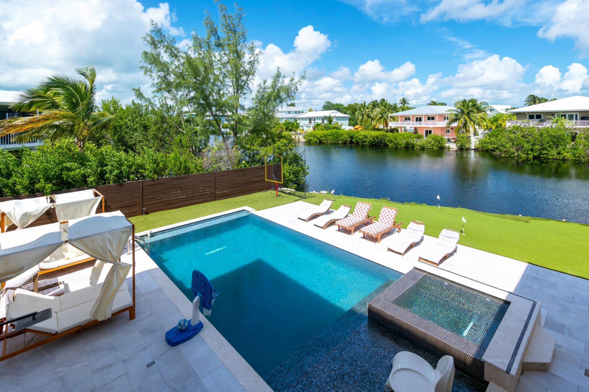 32 N Bounty Lane, Key Largo, FL 33037 Photo