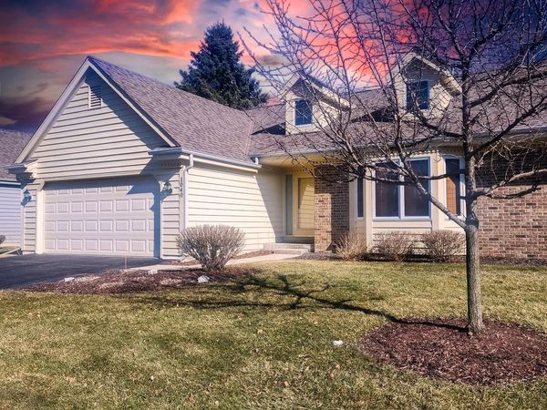 1040 Lansdowne COURT, Brookfield, WI 53045