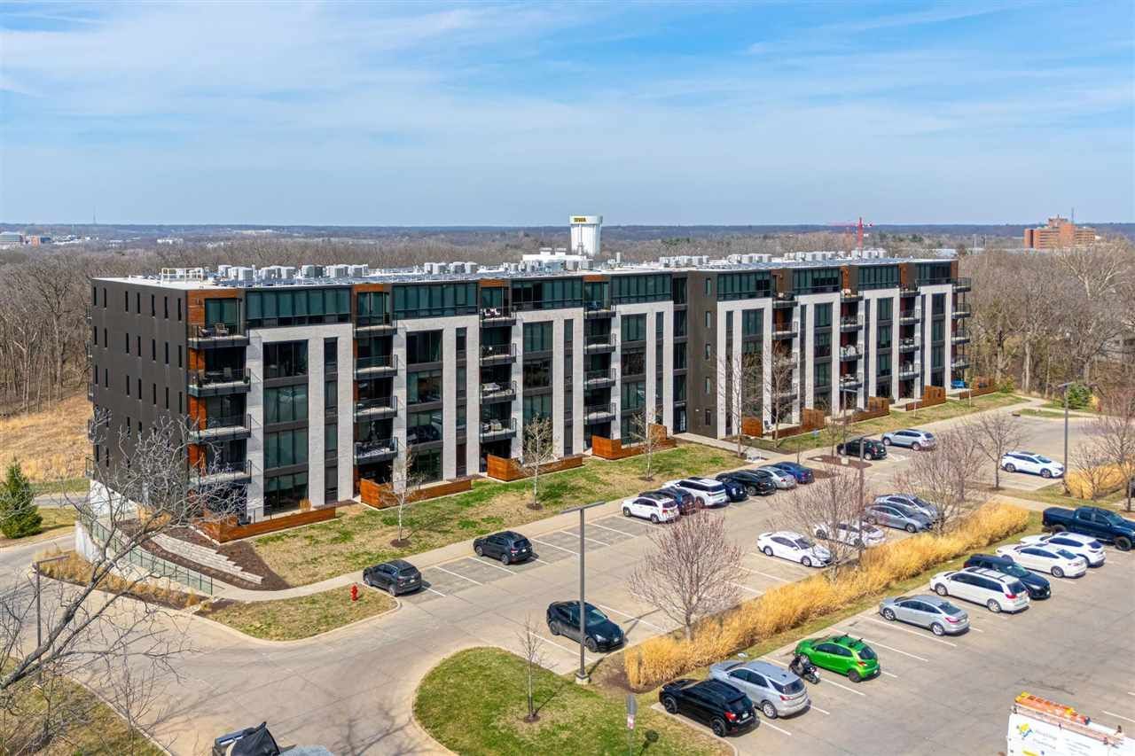 1 University Way, Unit 304, Iowa City, IA 52246 Main Photo