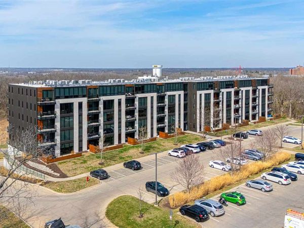 1 University Way, Unit 304, Iowa City, IA 52246