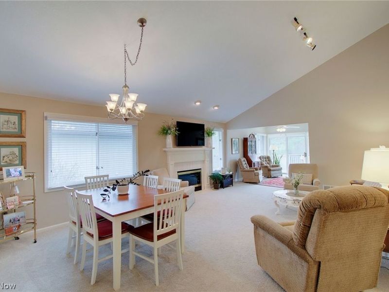 1027 Heath Way, Stow, OH 44224 Photo 3