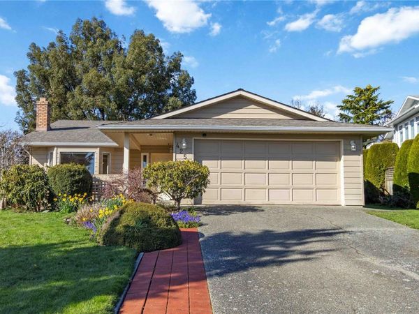 4259 Panorama Dr , Saanich, BC V8X 4X9