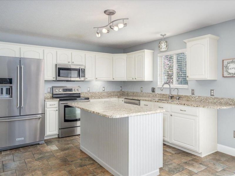 549 Chatham Court, Circleville, OH 43113 Photo 11