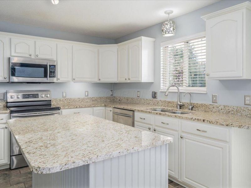 549 Chatham Court, Circleville, OH 43113 Photo 12