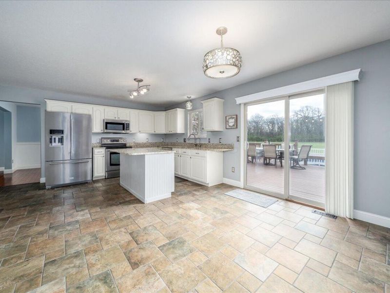 549 Chatham Court, Circleville, OH 43113 Photo 9