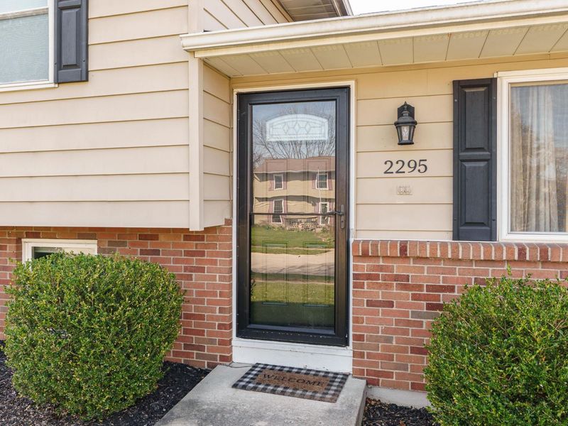 2295 Salem Avenue, Grove City, OH 43123 Photo 2