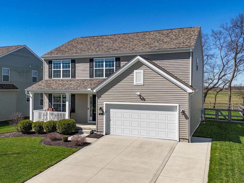 201 Rosewood Loop SW, Commercial Point, OH 43116 Photo 2