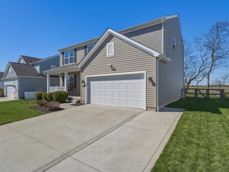 201 Rosewood Loop SW, Commercial Point, OH 43116 Photo 4