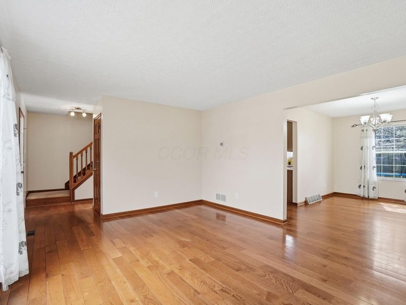 6117 Jimson Drive , Galloway, OH 43119 Photo 8