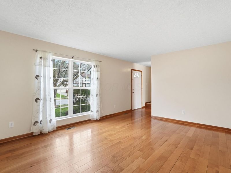 6117 Jimson Drive , Galloway, OH 43119 Photo 9