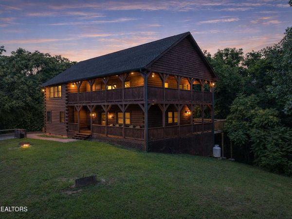 2039 Oakmont Drive, Sevierville, TN 37876