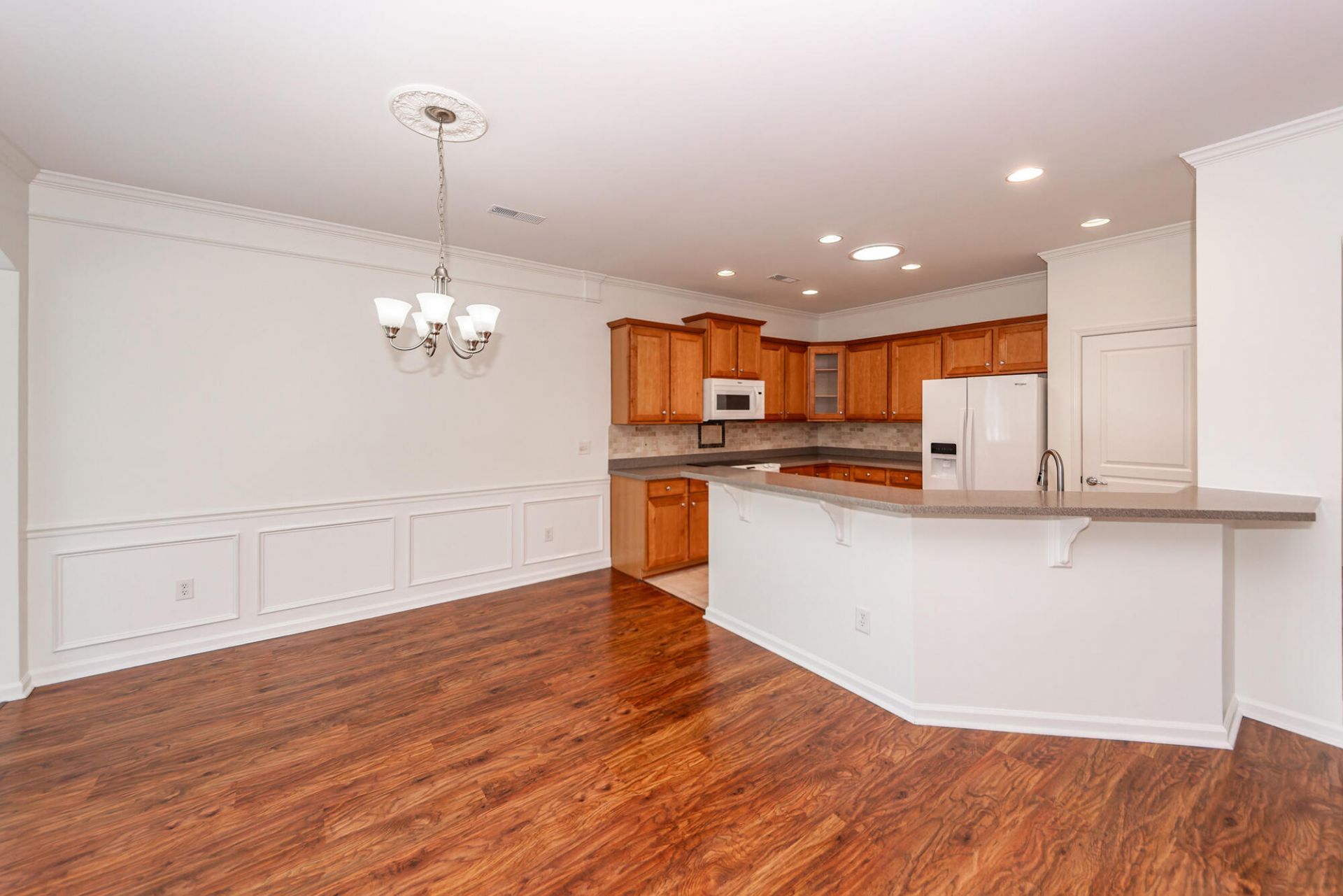 318 Oyster Bay Drive Photo 12