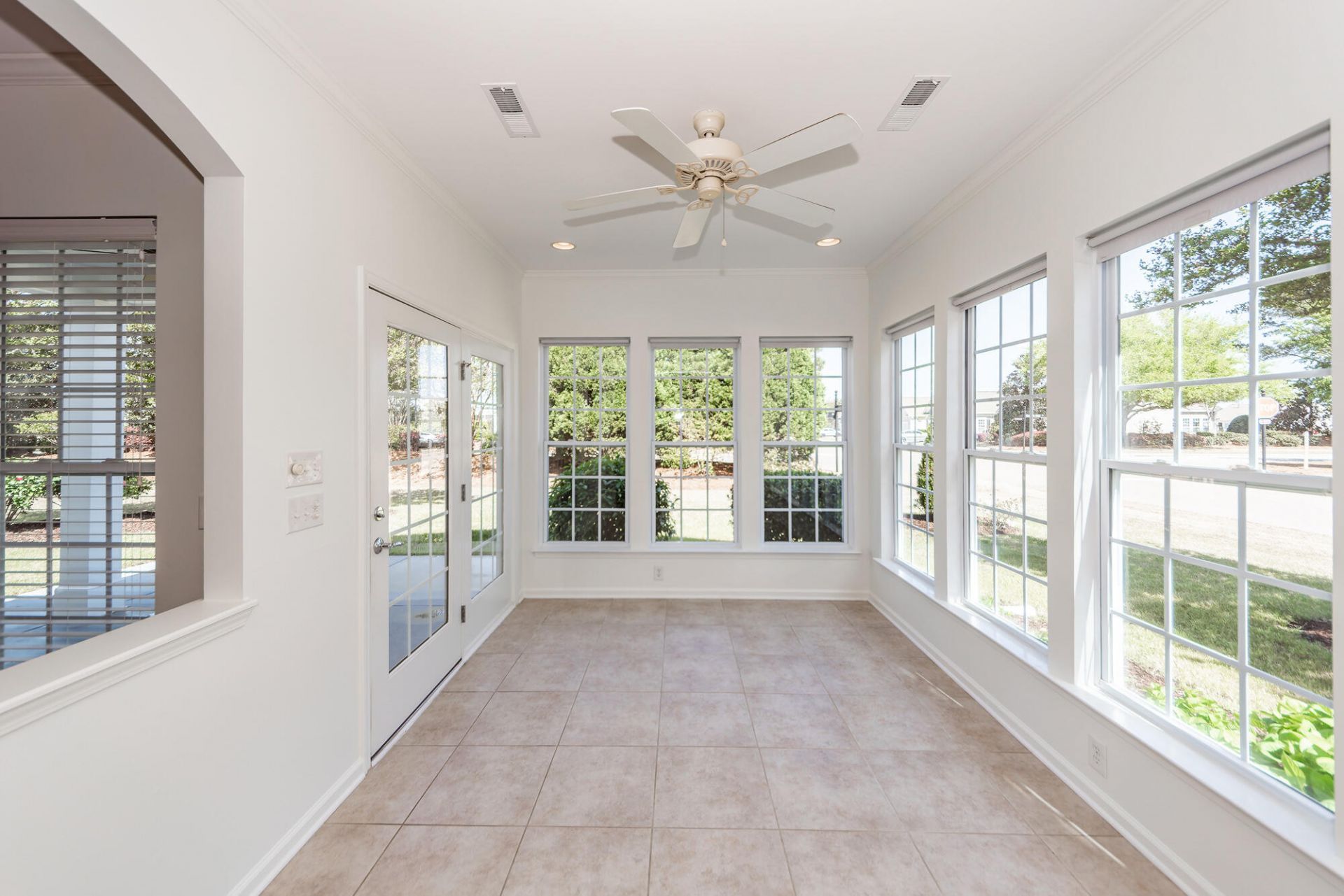 318 Oyster Bay Drive Photo 14