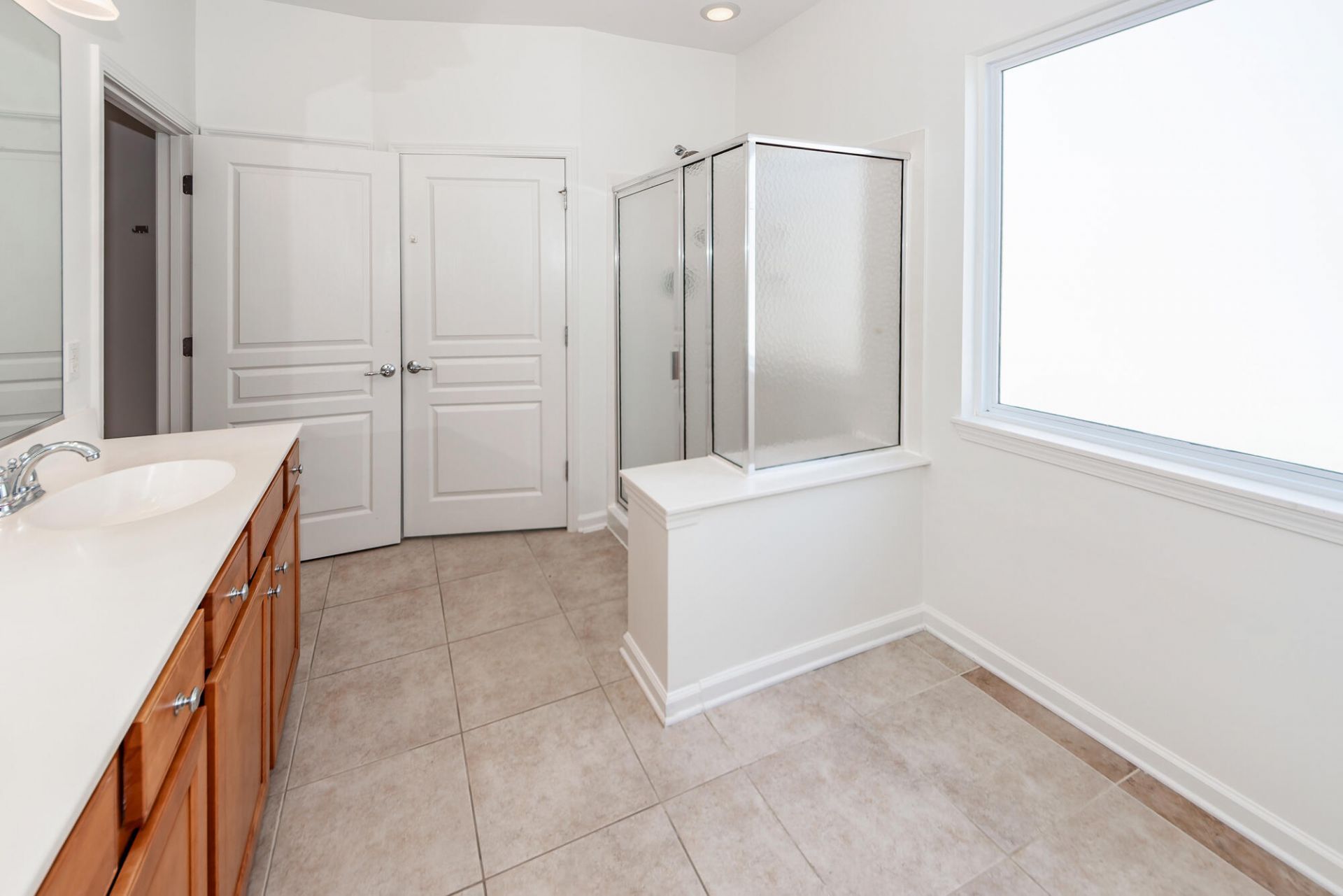 318 Oyster Bay Drive Photo 32